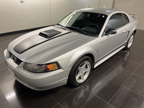 Used 2001 Ford Mustang V6 image 3