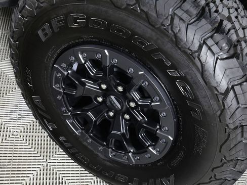 Used 2025 Ford Bronco Raptor AWD/4WD image 44