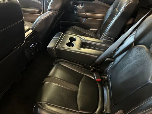 Used 2024 Honda Pilot Touring image 5