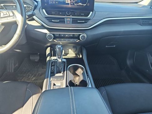 Used 2024 Nissan Altima 2.5 SV w/ SV Premium Package AWD/4WD image 11