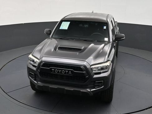 Used 2017 Toyota Tacoma TRD Sport w/ Tow Package RWD image 20