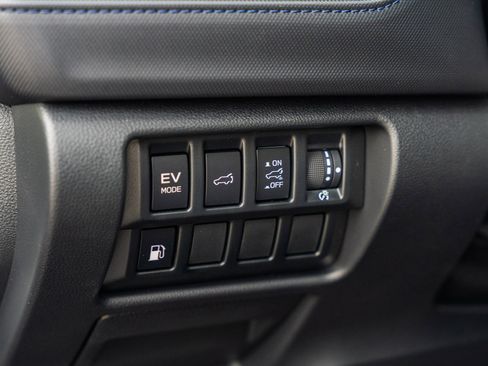 Used 2025 Subaru Forester Premium image 29