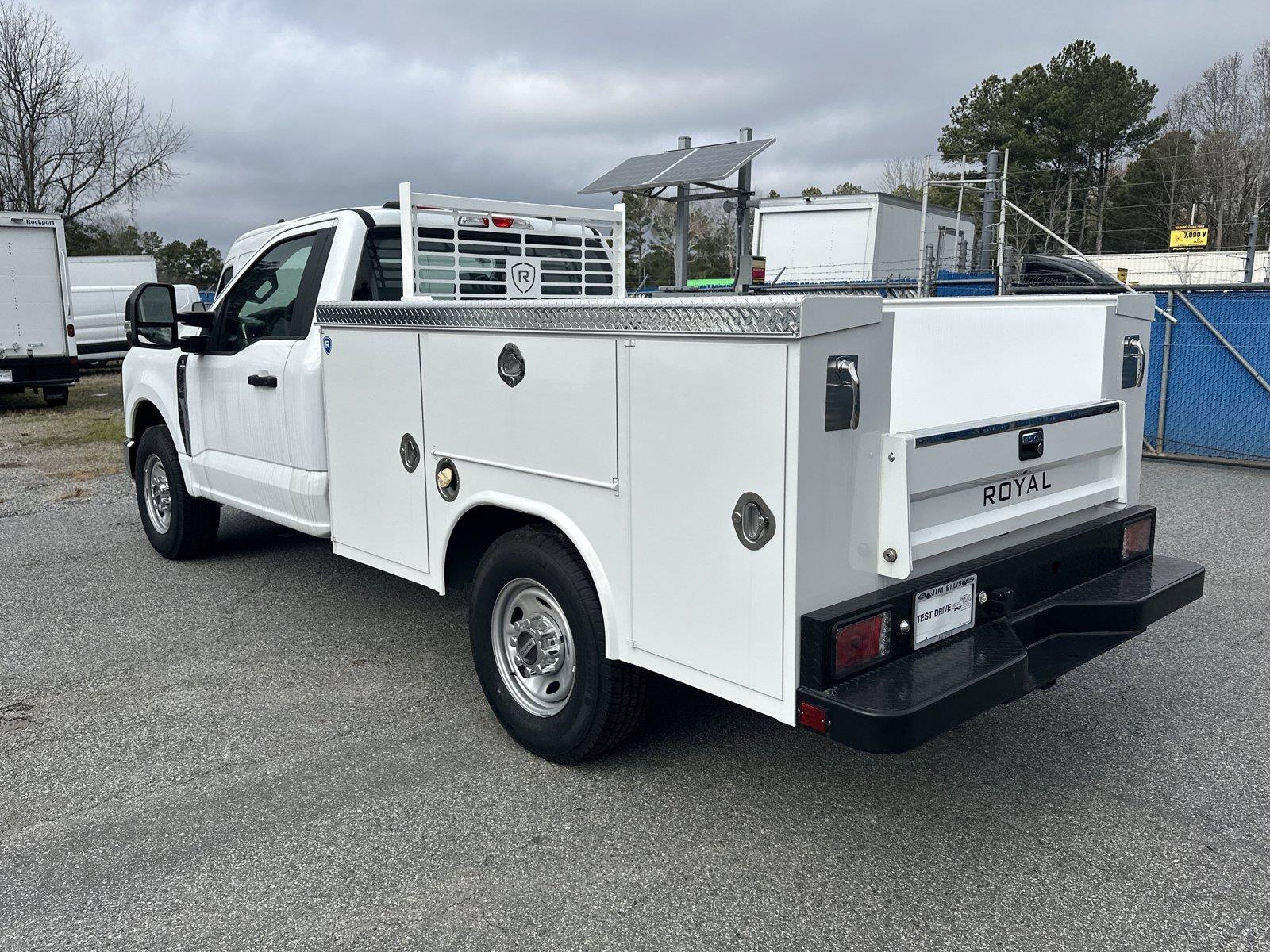New 2024 Ford F250 XL w/ XL Chrome Package RWD image 5