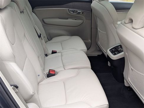 Certified 2025 Volvo XC90 B6 Plus w/ Protection Package Premier image 27