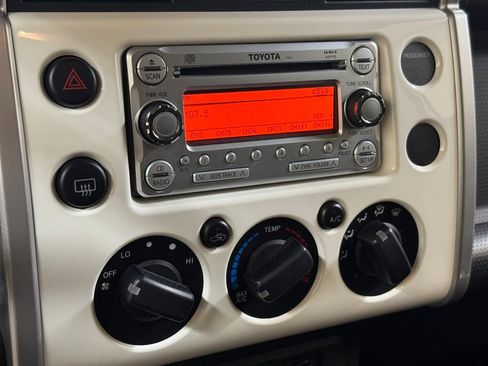 Used 2012 Toyota FJ Cruiser 4WD w/ Convenience Pkg image 33