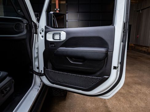 Used 2024 Jeep Wrangler Unlimited Rubicon 392 image 36