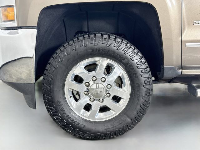 Used 2015 Chevrolet Silverado 3500 LTZ w/ Duramax Plus Package AWD/4WD image 33