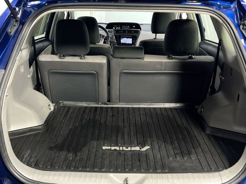 Used 2017 Toyota Prius V Three image 29