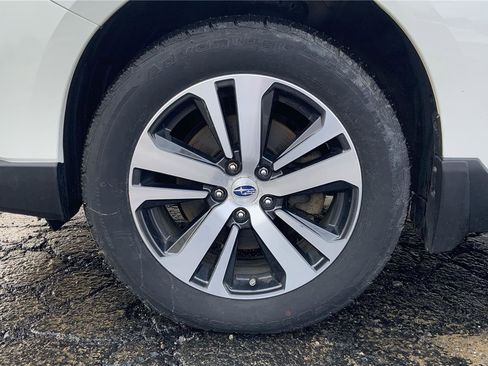 Used 2018 Subaru Outback 2.5i Limited image 24