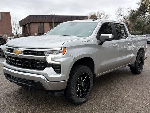 Used 2022 Chevrolet Silverado 1500 LT image 1