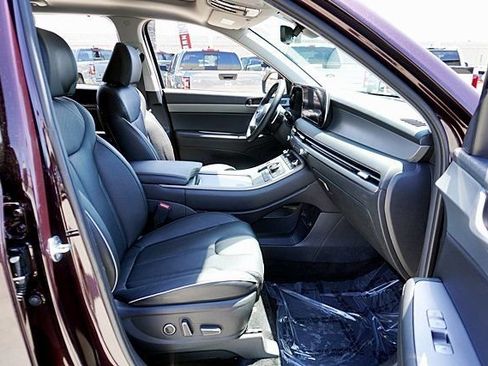 Used 2024 Hyundai Palisade SEL FWD image 17