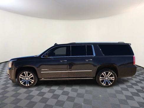 Used 2020 GMC Yukon XL Denali w/ Denali Ultimate Package image 2