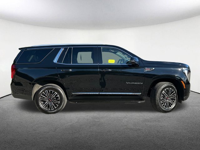 Used 2025 GMC Yukon Elevation w/ Elevation Premium Package AWD/4WD image 15
