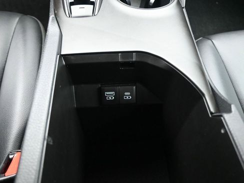 Used 2024 Toyota Camry SE image 23