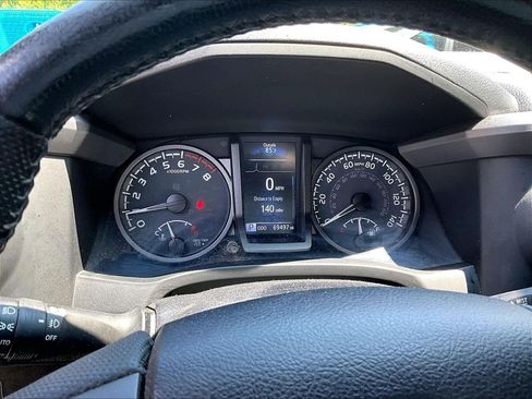Used 2021 Toyota Tacoma TRD Off-Road w/ Technology Package AWD/4WD image 14