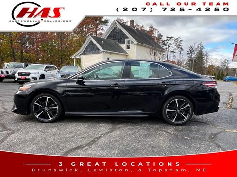 Used 2019 Toyota Camry XSE image 3