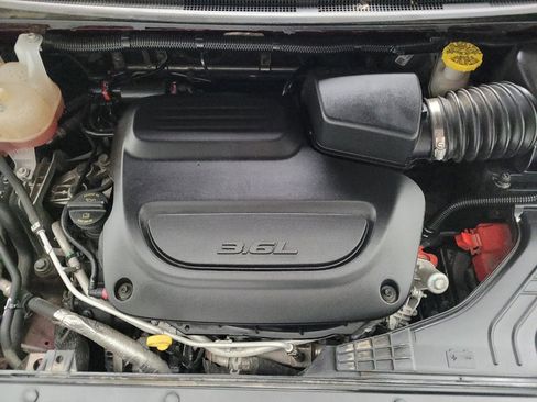 Used 2022 Chrysler Pacifica Touring-L FWD image 30