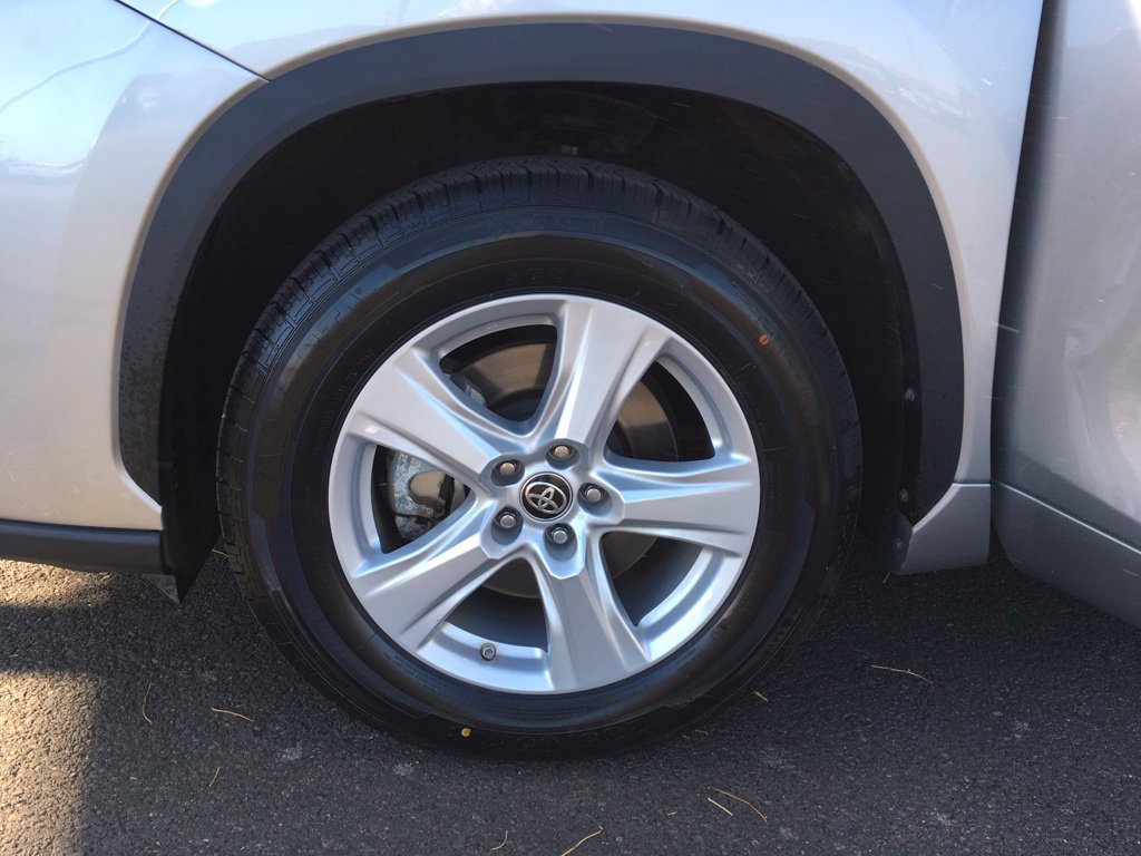 Used 2023 Toyota Highlander L FWD image 37