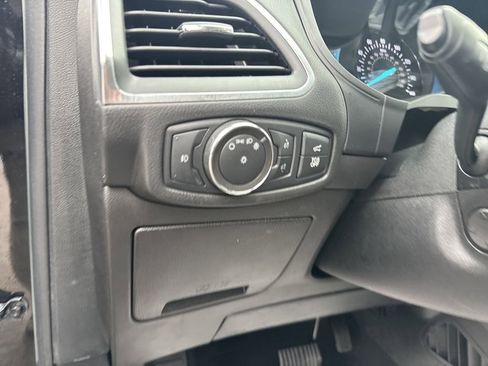 Used 2022 Ford Edge Titanium w/ Equipment Group 301A image 17