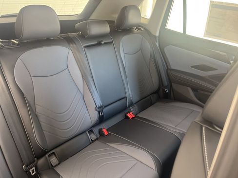 New 2026 Volkswagen Tiguan SE AWD/4WD image 39