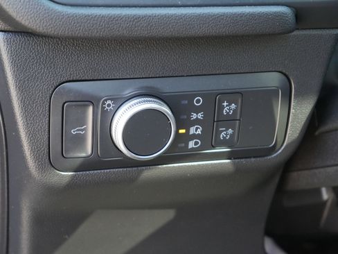 Used 2022 Ford Escape SE w/ SE Sport Appearance Package image 6