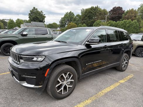 Used 2023 Jeep Grand Cherokee L Limited AWD/4WD image 4