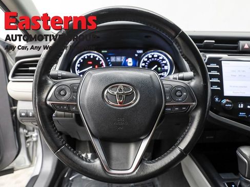 Used 2019 Toyota Camry XLE image 10