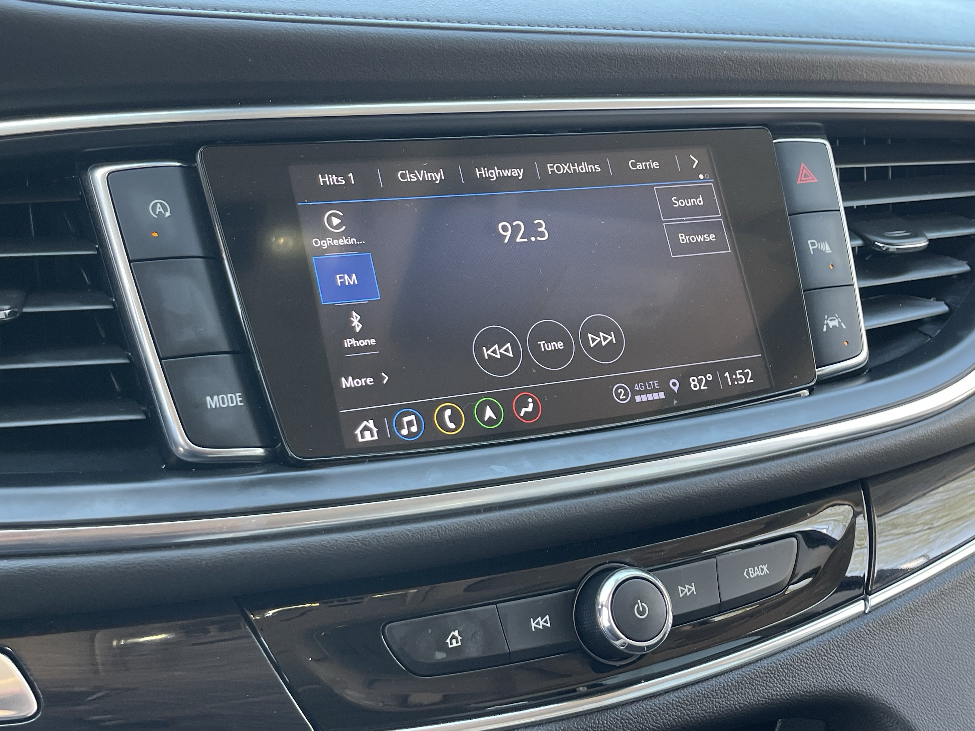 Used 2023 Buick Enclave Essence w/ Experience Buick Package FWD image 28