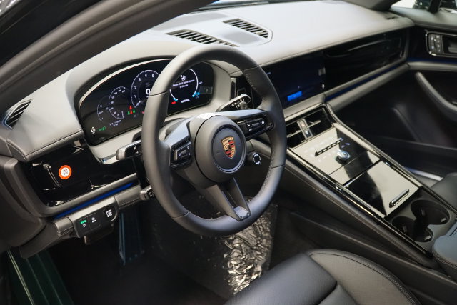 New 2026 Porsche Panamera 4 AWD/4WD image 4