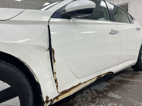 Used 2019 Nissan Altima 2.5 S FWD image 29