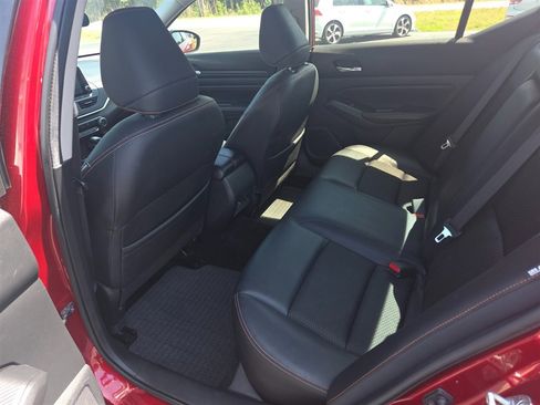 Used 2020 Nissan Altima 2.5 SR FWD image 6