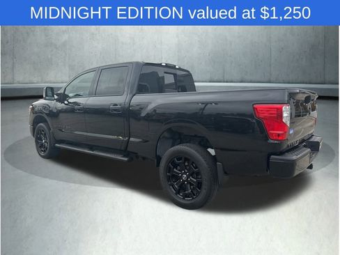 Used 2018 Nissan Titan SL w/ Midnight Edition image 3