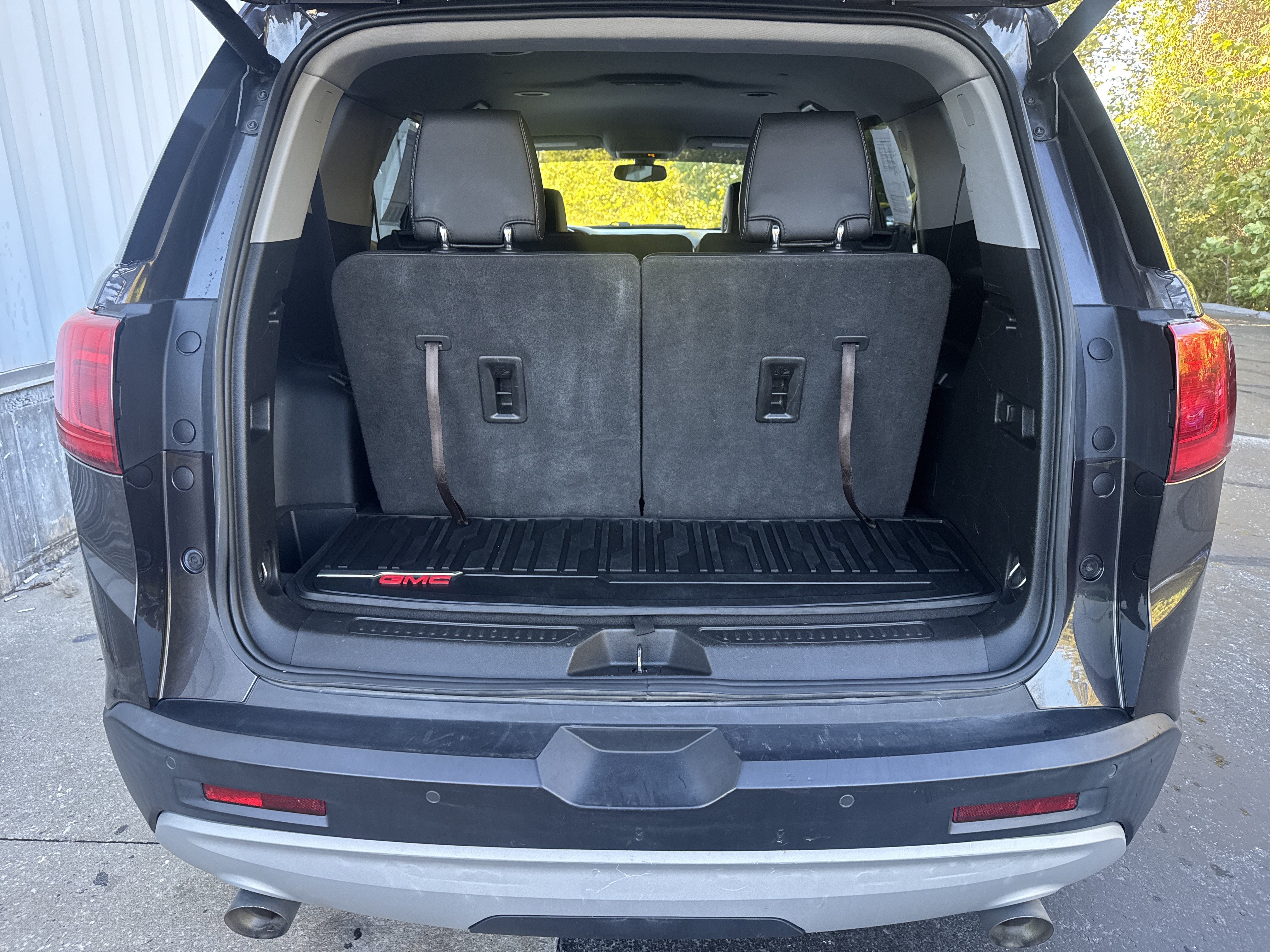 Used 2019 GMC Acadia SLT AWD/4WD image 14