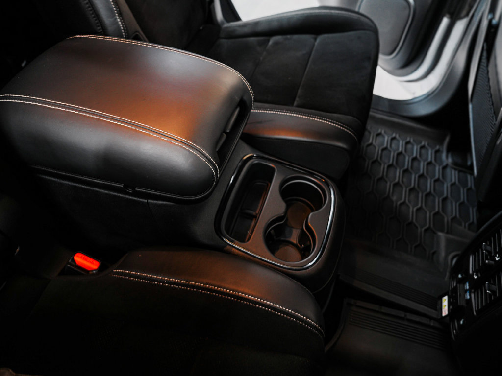 Used 2022 Dodge Durango SRT w/ Black Package AWD/4WD image 33