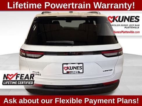 Used 2025 Jeep Grand Cherokee Limited w/ Black Appearance Package image 9