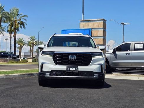 Used 2023 Honda Pilot Touring image 4