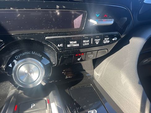 Used 2025 Acura MDX FWD image 24