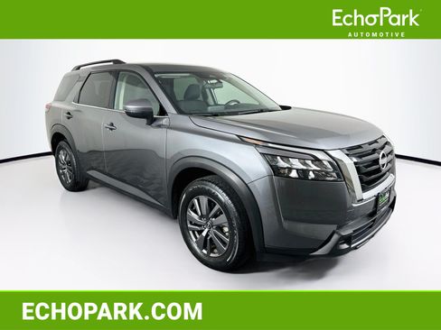 Used 2025 Nissan Pathfinder SV AWD/4WD image 1