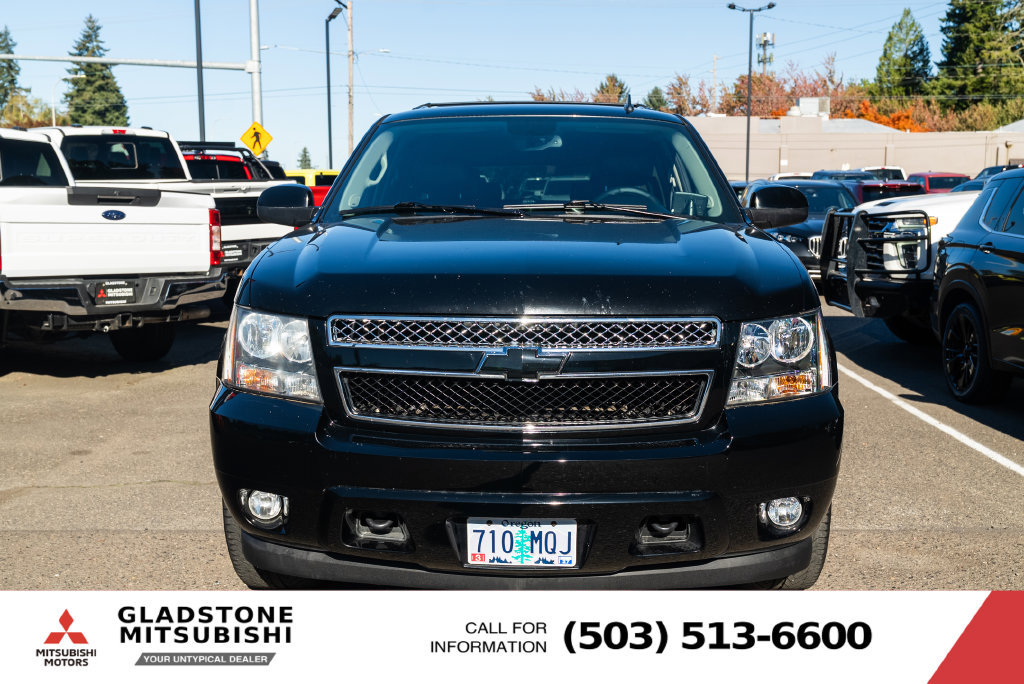 Used 2012 Chevrolet Suburban LT w/ Luxury Package AWD/4WD image 2
