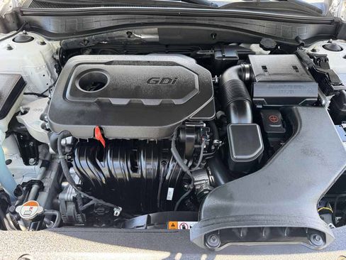 Used 2018 Kia Optima LX w/ 17" Alloy Wheels Package FWD image 13