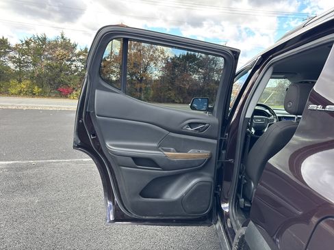 Used 2020 GMC Acadia SLE w/ Driver Convenience Package image 29