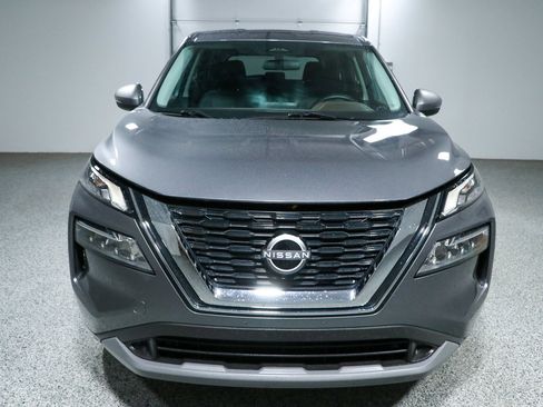 Used 2023 Nissan Rogue SV FWD image 4