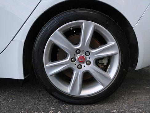 Used 2018 Jaguar XE Prestige image 53