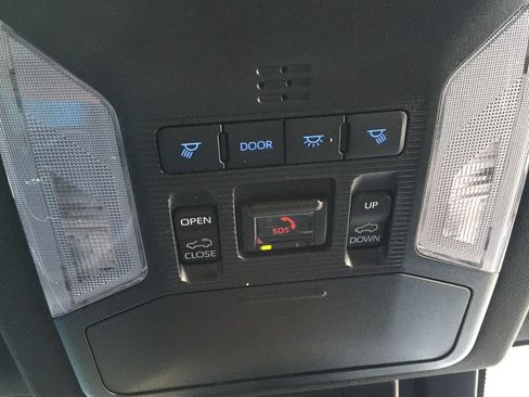 Used 2022 Toyota RAV4 SE w/ Convenience Package AWD/4WD image 16