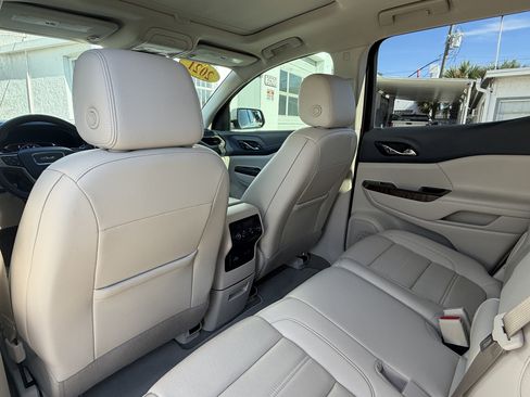 Certified 2021 GMC Acadia Denali w/ Denali Ultimate Package AWD/4WD image 18