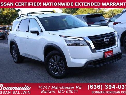 Certified 2025 Nissan Pathfinder SV w/ SV Premium Package FWD image 1