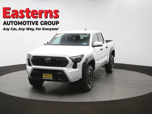 Used 2024 Toyota Tacoma TRD Off-Road AWD/4WD image 57