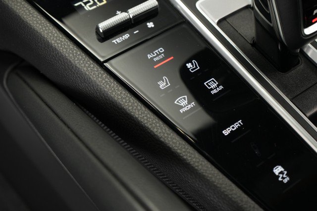 Used 2023 Porsche Cayenne AWD/4WD image 45