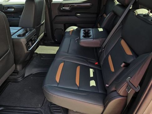 Used 2023 GMC Sierra 1500 AT4 w/ AT4 Premium Package AWD/4WD image 39