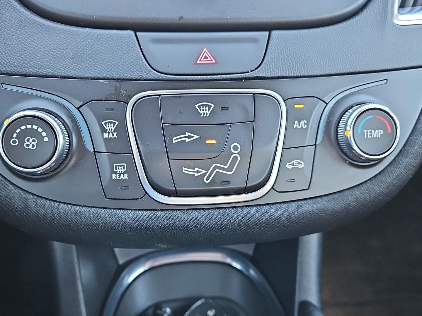Used 2017 Chevrolet Malibu LT FWD image 23
